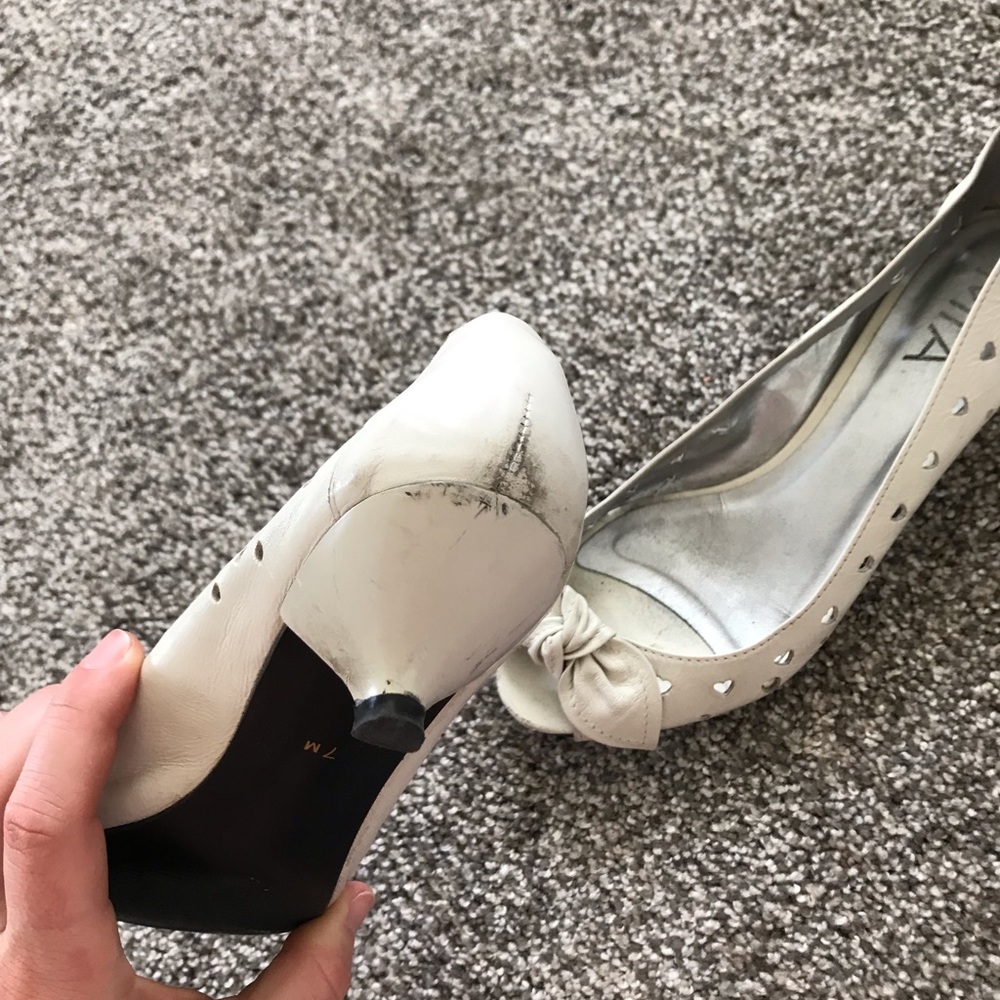 Mini heel slip on heart cut out MIA ivory size 7 - Picture 4 of 4